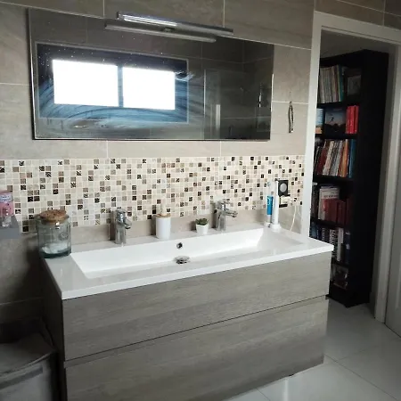 Grande Avec Piscine Villa